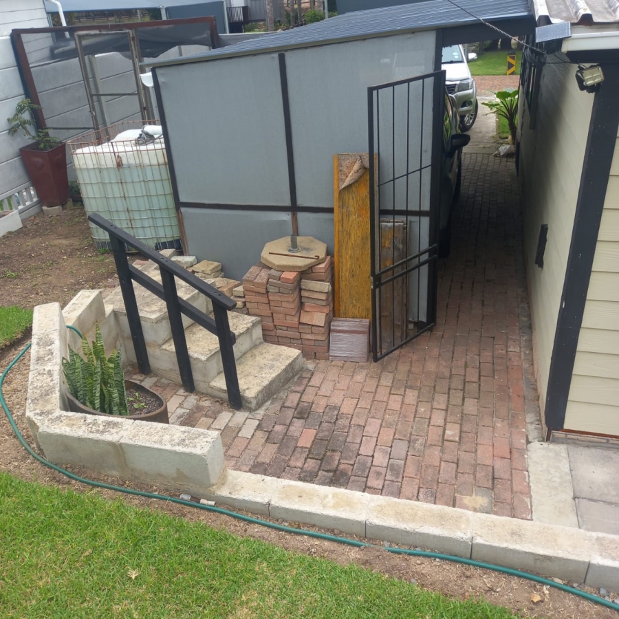 2 Bedroom Property for Sale in Grootbrakhoogte Western Cape